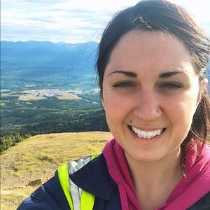 Meet your Posher, Laura